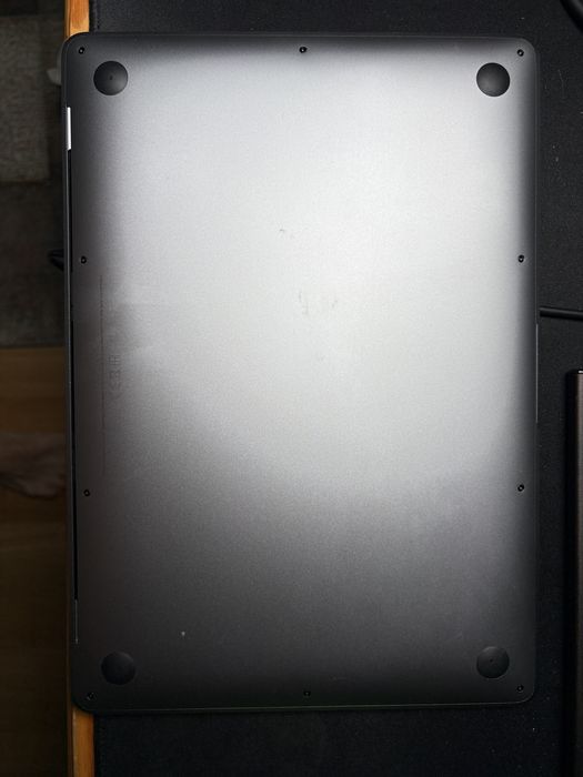 Macbook Air M1 8GB 256 Stocare