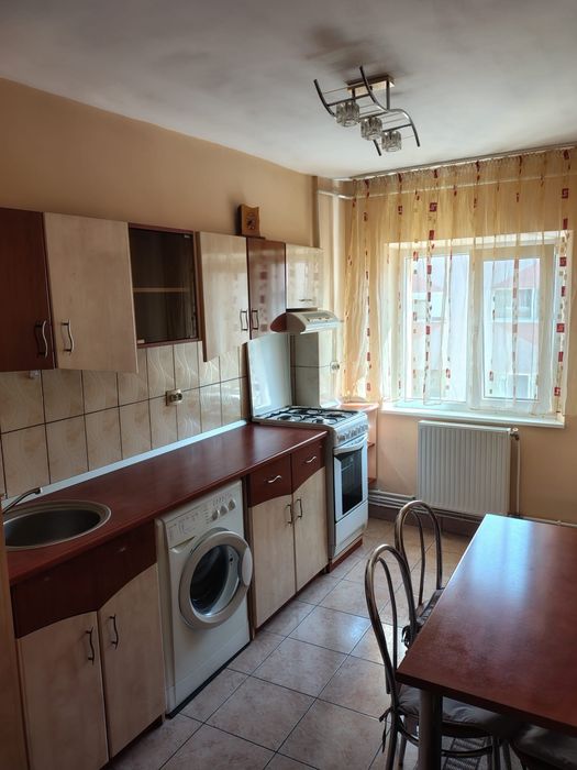 Inchiriez apartament 2 camere