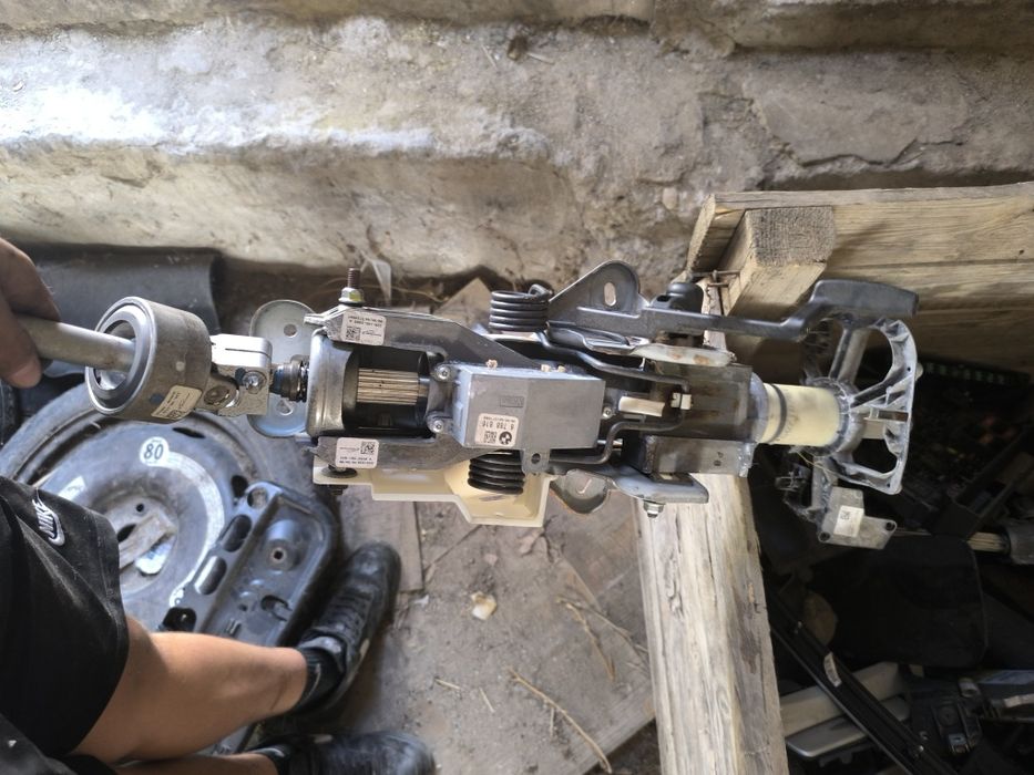 Кормилен прът Бмв е87 120д 118д n47 143кс 177кс bmw e87 e81 e82