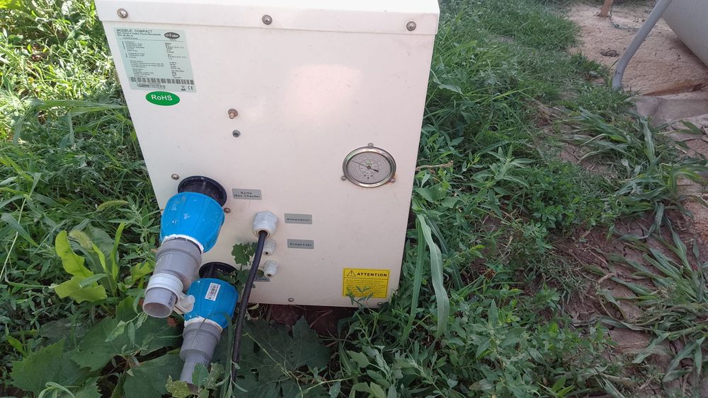 Vând pompa de căldură piscina 6 kw