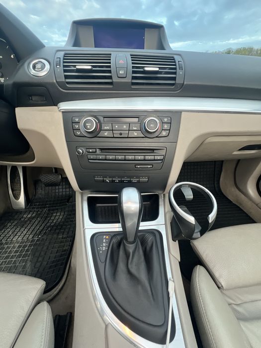 BMW E88  M Cabrio 120 d, automata, piele bej, stare impecabila, 17"
