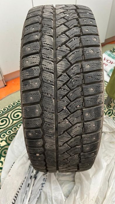 Зимный Viatty 215*55/R16