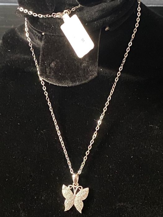 Продам золотую цепь с кулоном.