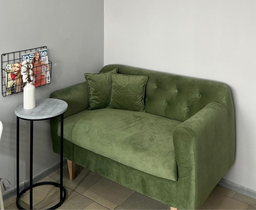 Продам диван двухместный(мини) в студию, в салон