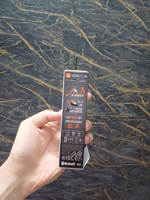 vand casti jbl wave buds