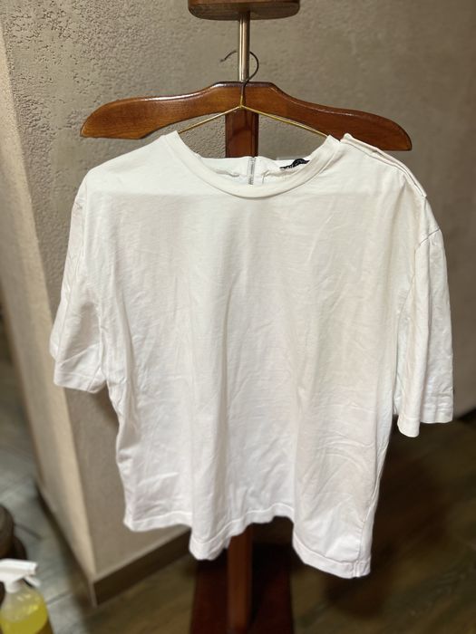 Футболки размер Л . В хорошем состоянии .