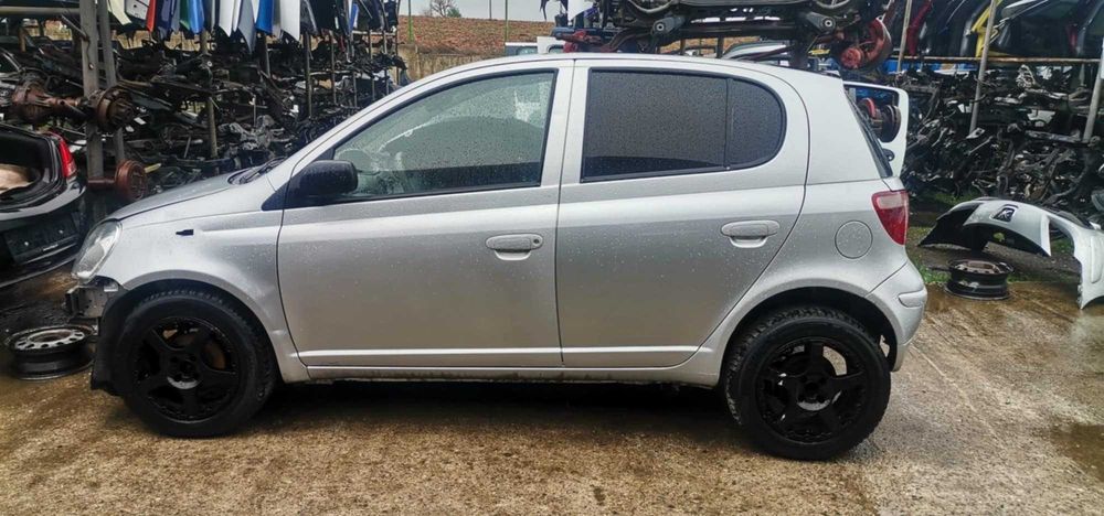 Тойота Ярис 2003г.