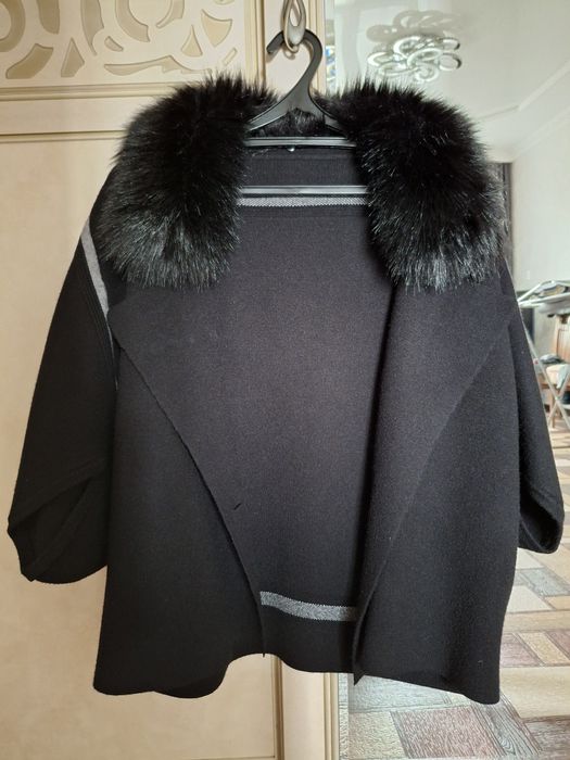 Укороченное пальто-накидка