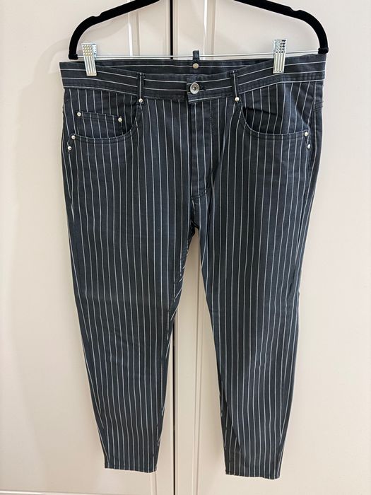 Vând pantaloni Zara