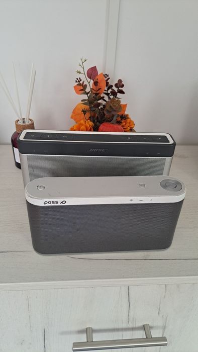 Vînd boxe portabile cu Bluetooth