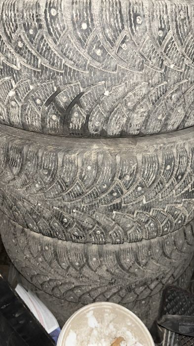 Покрышки 215/55/16 зимние шипованные бу