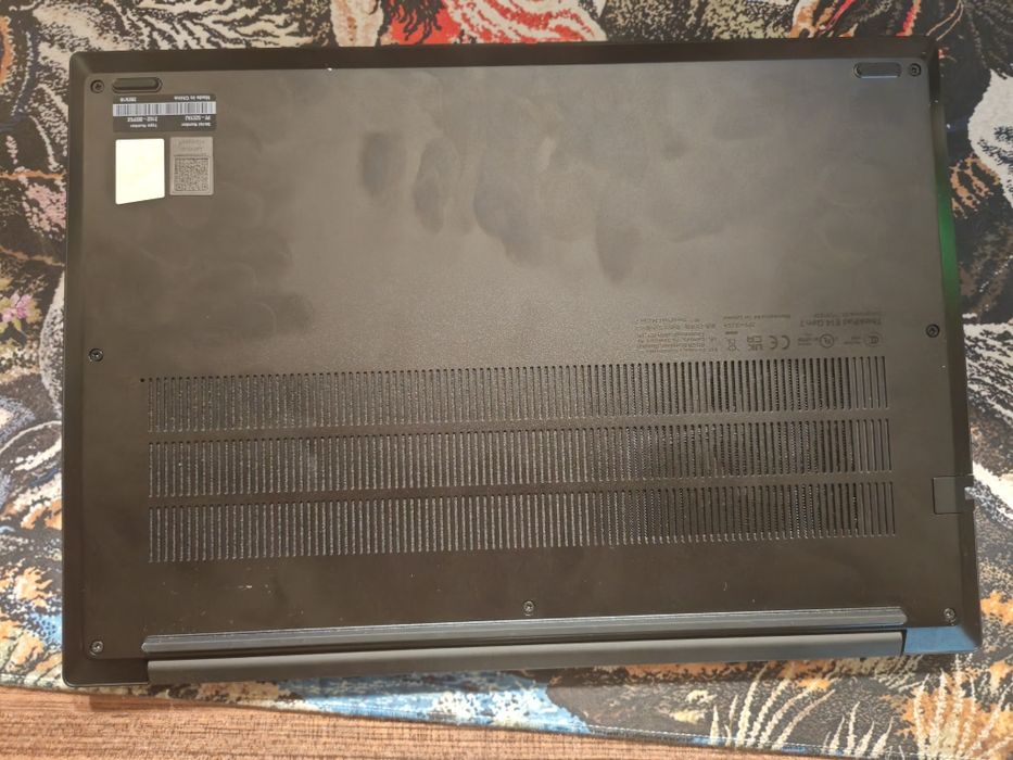 Lenovo Thinkpad E14 Gen 7 32GB 1TB Intel Ultra 7 258V SCHIMB cu Macbook Pro