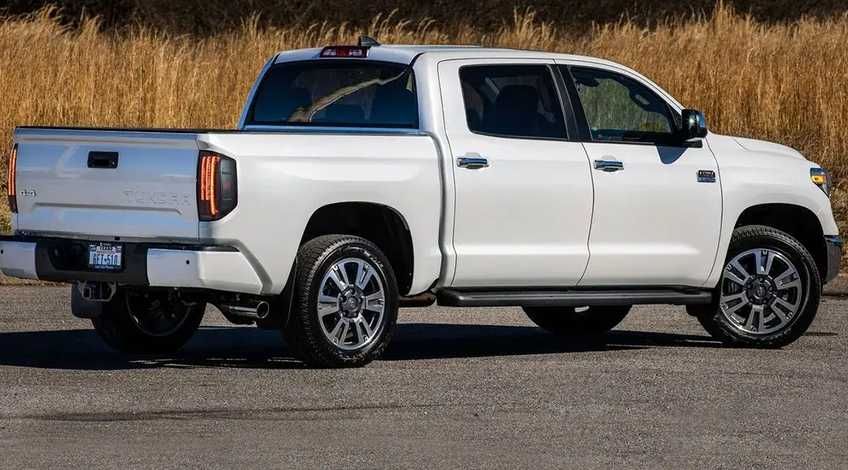 Комплект стопове  Toyota Tundra 14-21 Dynamic Welcome