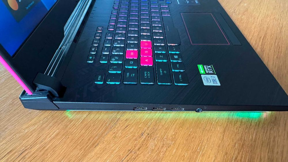 Laptop Gaming ASUS ROG Strix G15 G512LW | nVidia RTX 2070 8GB | Intel i7 5.1 GHz |DDR4 16GB | SSD 512GB | FHD 144Hz |  ca NOU!