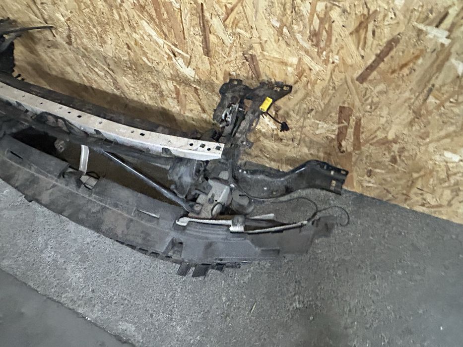 Trager / Tragher bmw G30 G31 Armatura / suport far / traversa