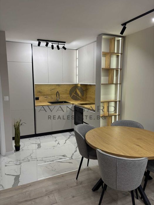 Продава се Четиристаен апартамент в Пловдив, Тракия - 106 кв.м за 1083 €/кв.м - Снимка #1