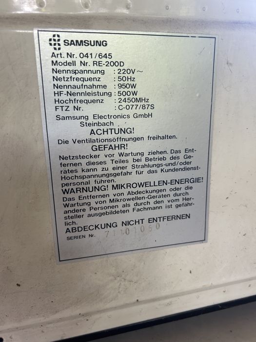 Cuptor cu microunde Samsung RE-200D – funcționează foarte bine