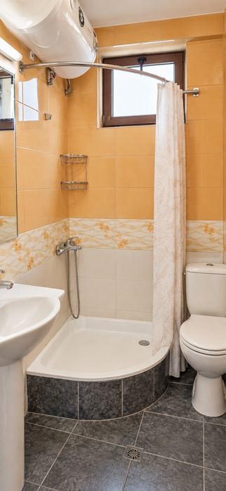 Дава се под наем Едностаен апартамент в Пловдив, Център - 44 кв.м за 230 € - Снимка #2