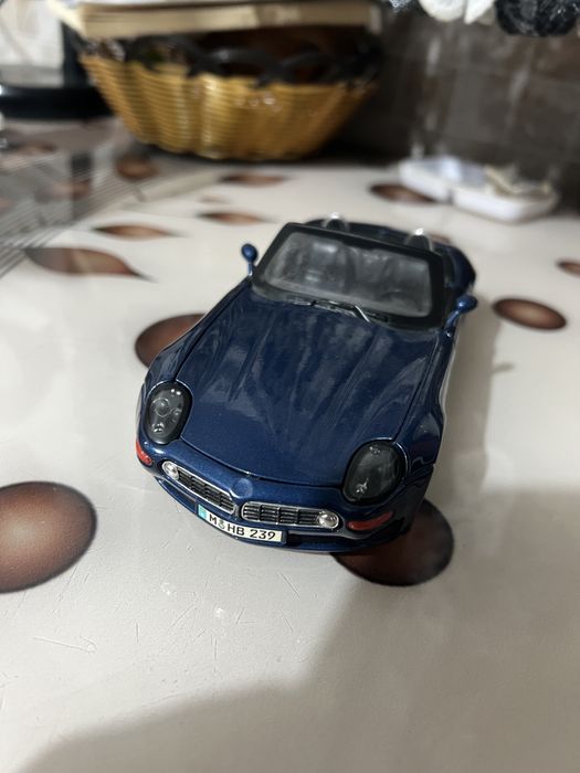 Vand macheta BMW Z8 stare buna