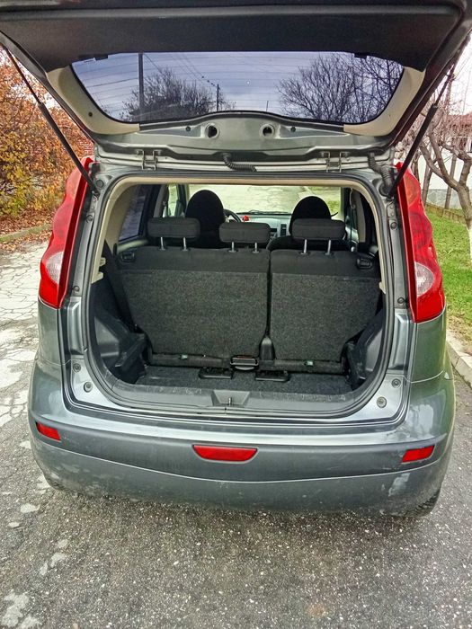 Лек автомобил Нисан Nоте