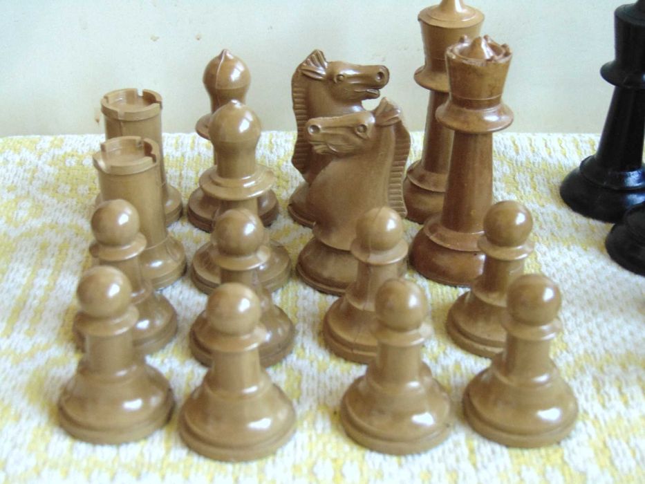 Бакелитови фигури за шах