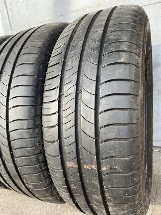 4 бр. летни гуми 215/60/16 Michelin DOT 0915 5-5,5 mm