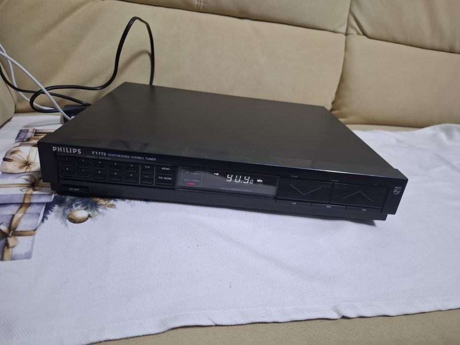 Tuner radio Philips  model FT772