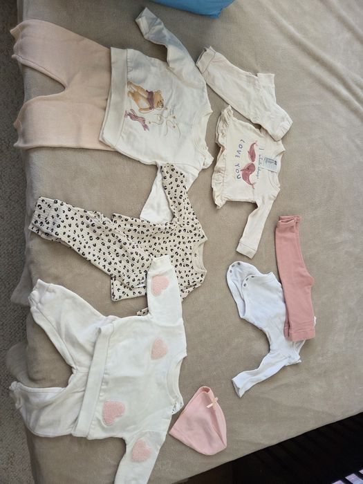 Lot trening set complet plus 4 body cadou impecabe 1 4 luni