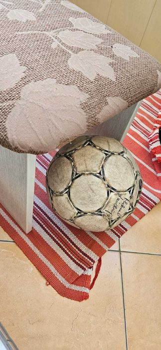 стульчик небольшой, табуретка