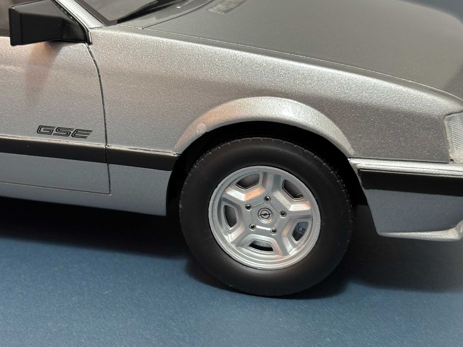 macheta Opel Monza 1:18 BoS