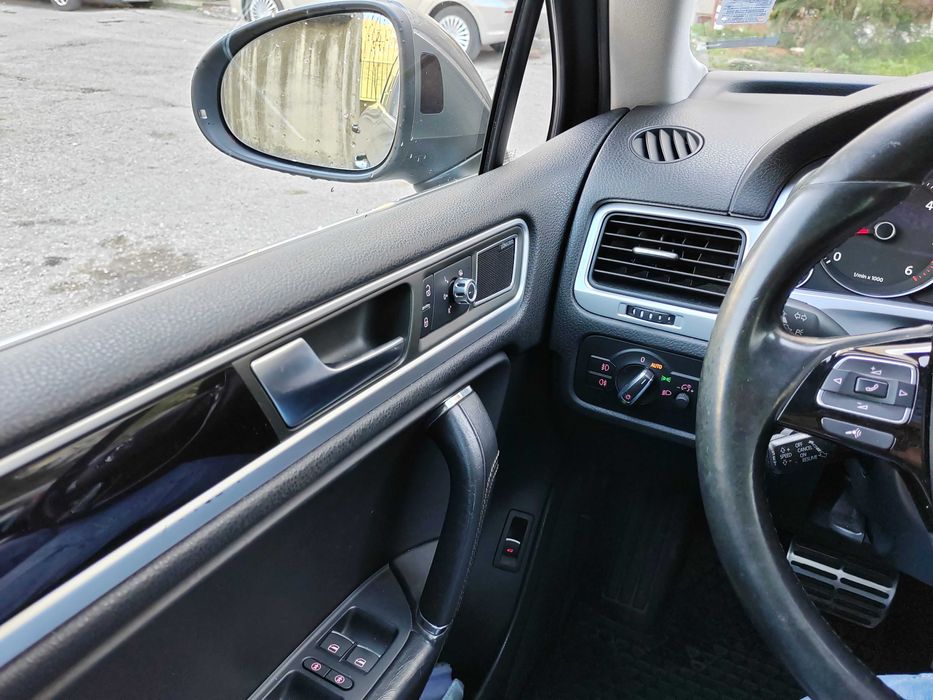 Фолксваген Туарег V8 340 коня.