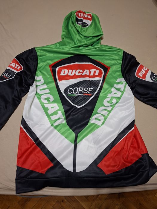 Големи горнища с качулка на Ducati и Kawasaki