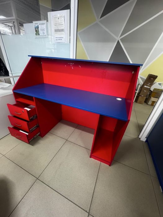 Продам стойка ресепшн