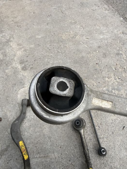 Передние Рычаги на BMW e39