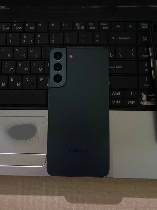 Samsung Galaxy S22 plus   8 /256