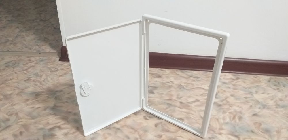 Пластиковые дверцы для пластиковых труб