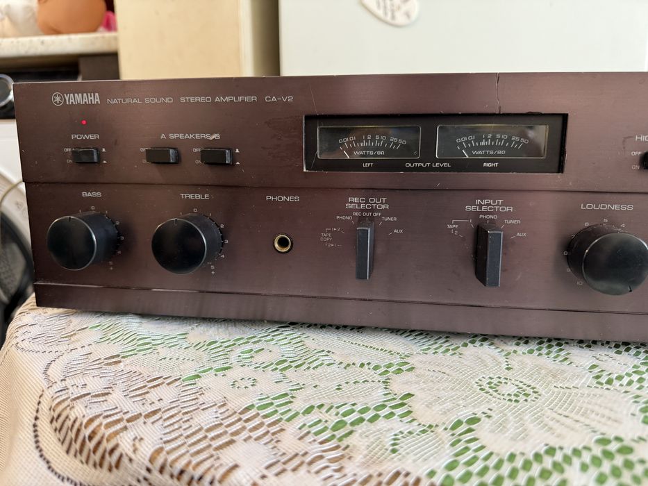Yamaha CA-V2 Стерео усилвател