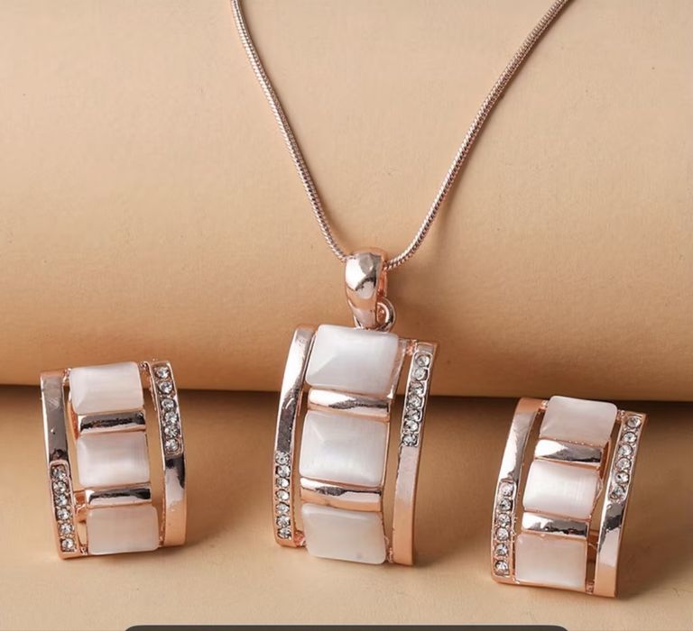 Бужута обеци колие гривна по 3€ за брой