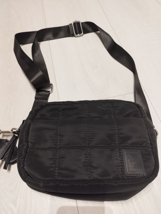 Дамска чанта черен цвят