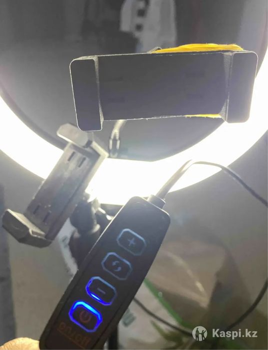 Колцевая лампа с пультом