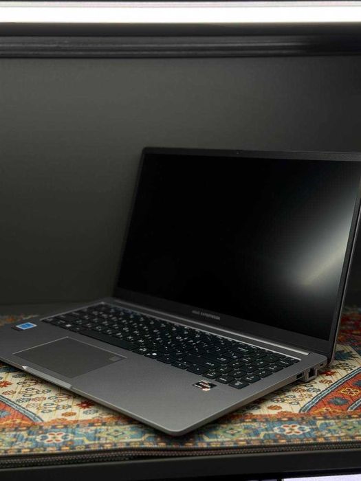 ASUS ExpertBook R5-150 / D5-8G/ 512G / 15.6" 60Hz 300nits/ Radeon 660M