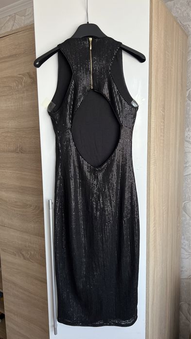 Продаю платья, кофты. Всё новое