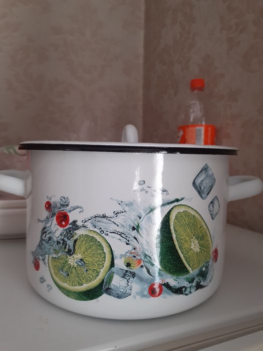 Продам кастрюлю 3 литра новая.