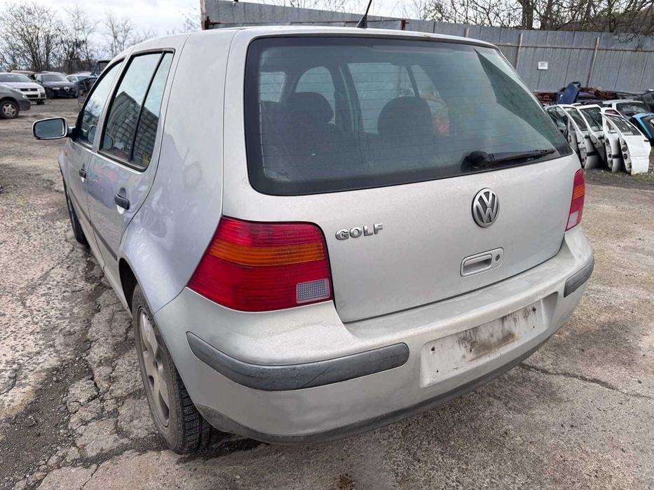 Volkswagen Golf 4 1.4i 75hp 1998г. На Части.