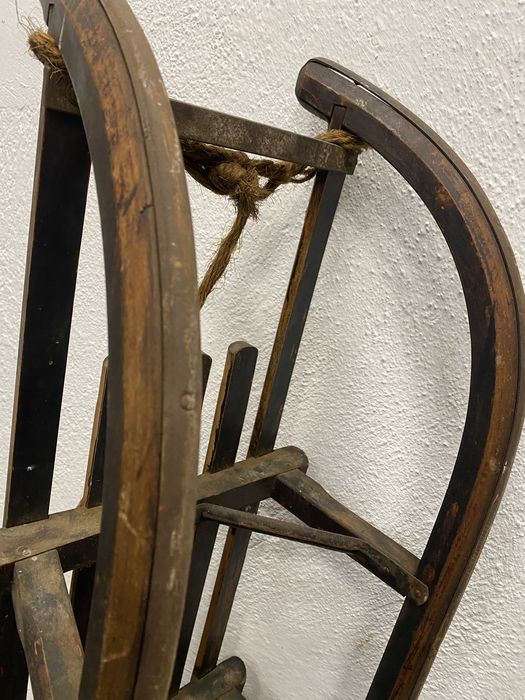 Стара френска шейна от масивно дърво и ковано желязо