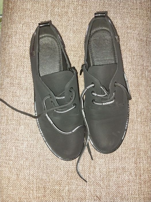 СРОЧНО Продам женские туфли