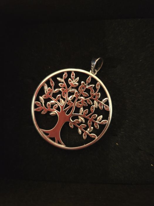 Продается кулон серебряный