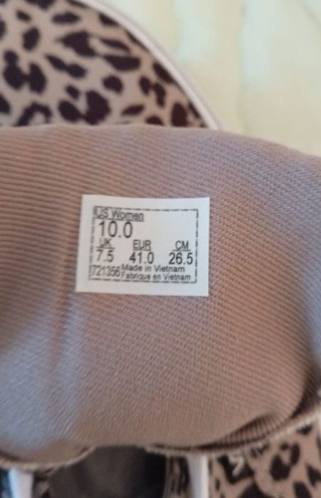 Tenesi originali damă noi nouți Vans Off the Wall Nr 41