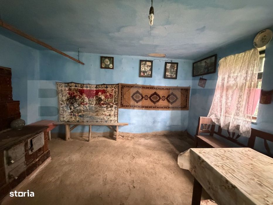 Casa cu 3 camere si un teren de 3000 mp