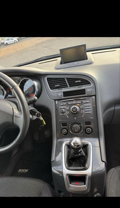 Vand Peugeot 5008